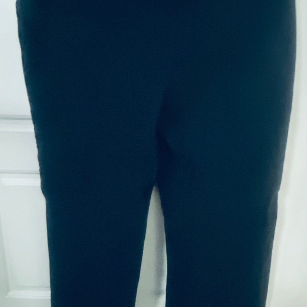 Reitmans size 11 dress paints black. Black stretch smooth pull on style